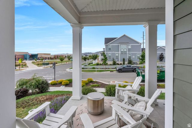 11122 S WILLOW WALK DR, South Jordan, UT 84009