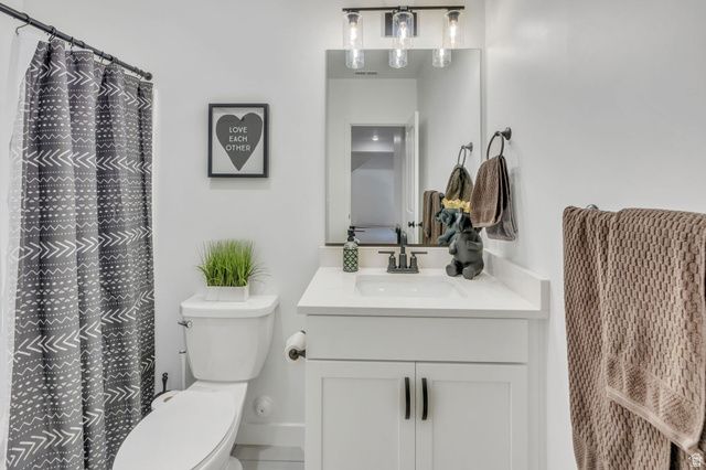 11122 S WILLOW WALK DR, South Jordan, UT 84009