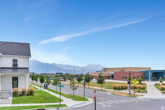 11122 S WILLOW WALK DR, South Jordan, UT 84009