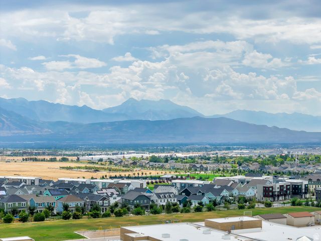11122 S WILLOW WALK DR, South Jordan, UT 84009