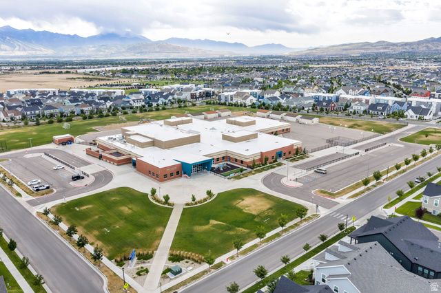 11122 S WILLOW WALK DR, South Jordan, UT 84009