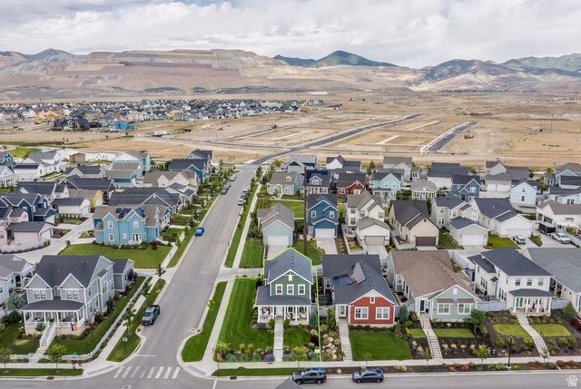11122 S WILLOW WALK DR, South Jordan, UT 84009