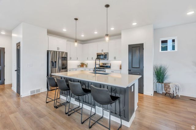 11122 S WILLOW WALK DR, South Jordan, UT 84009