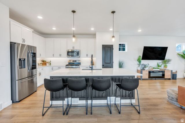 11122 S WILLOW WALK DR, South Jordan, UT 84009