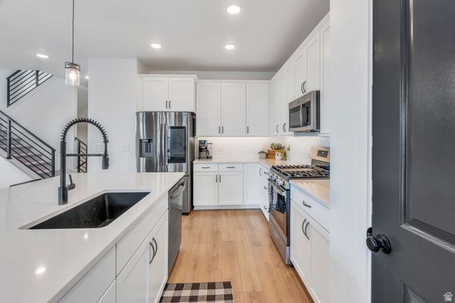 11122 S WILLOW WALK DR, South Jordan, UT 84009