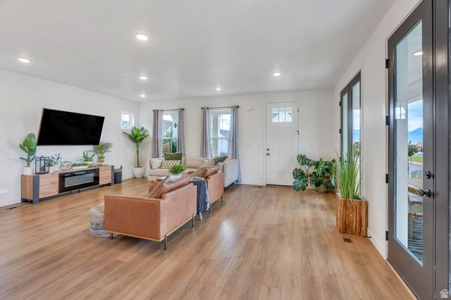 11122 S WILLOW WALK DR, South Jordan, UT 84009