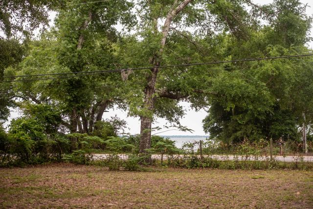 14332 Florida 20, Freeport, FL 32439