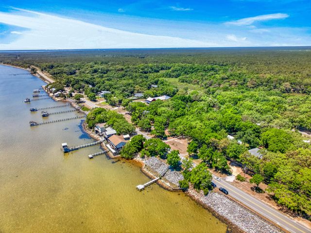 14332 Florida 20, Freeport, FL 32439