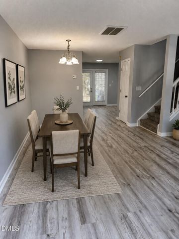 5553 Fieldcross Court, Raleigh, NC 27610