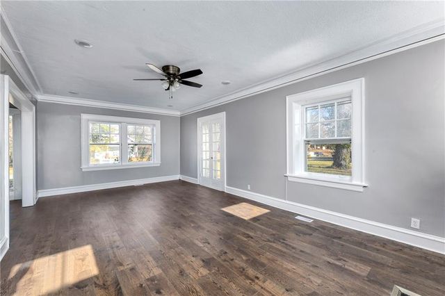 4215 E 61st Street, Kansas City, MO 64130