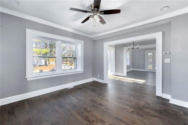 4215 E 61st Street, Kansas City, MO 64130