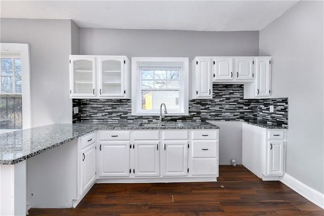 4215 E 61st Street, Kansas City, MO 64130