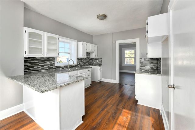 4215 E 61st Street, Kansas City, MO 64130