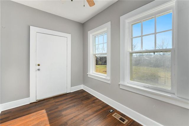 4215 E 61st Street, Kansas City, MO 64130