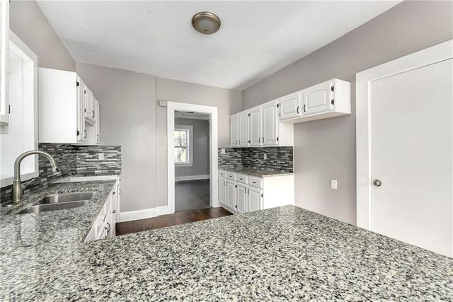 4215 E 61st Street, Kansas City, MO 64130