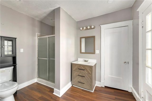 4215 E 61st Street, Kansas City, MO 64130