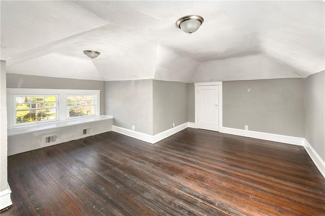 4215 E 61st Street, Kansas City, MO 64130