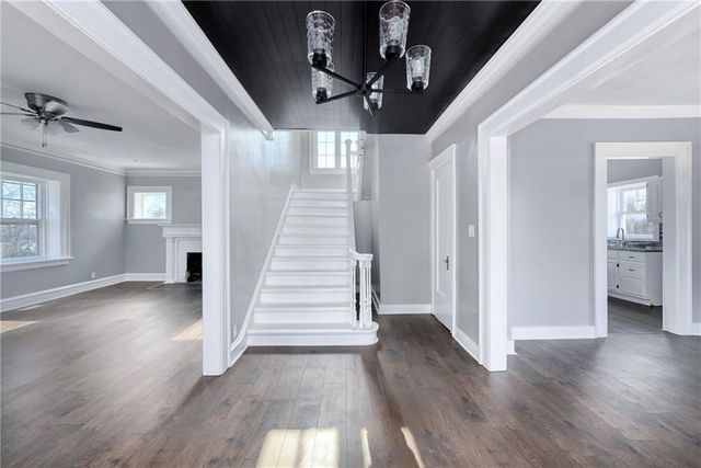 4215 E 61st Street, Kansas City, MO 64130