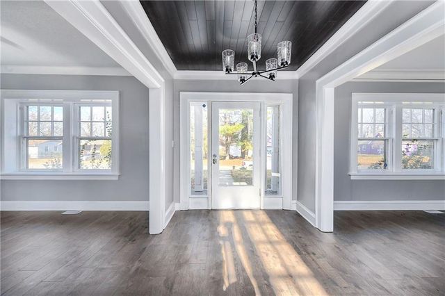 4215 E 61st Street, Kansas City, MO 64130