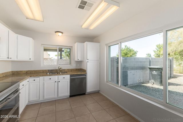 5252 N 102ND Avenue, Glendale, AZ 85307