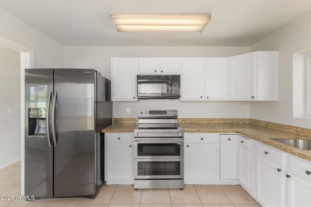 5252 N 102ND Avenue, Glendale, AZ 85307