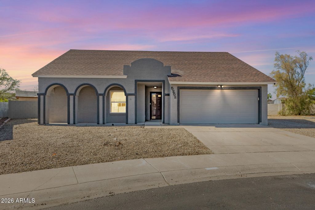 5252 N 102ND Avenue, Glendale, AZ 85307