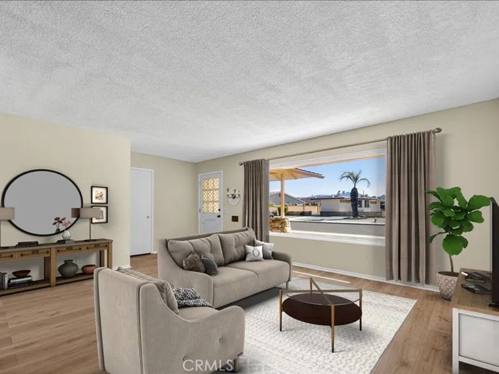 1560 Amberwood, Hemet, CA 92543