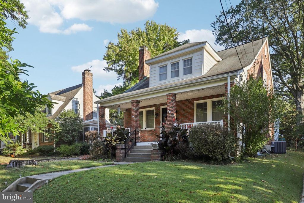 4410 UNDERWOOD ST, University Park, MD 20782
