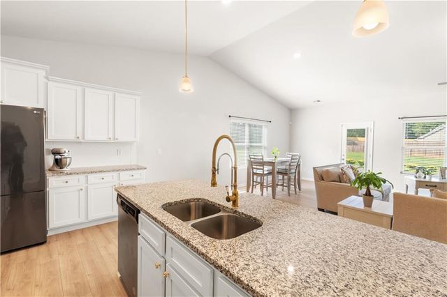 1074 Pine View Trail, Monroe, GA 30656