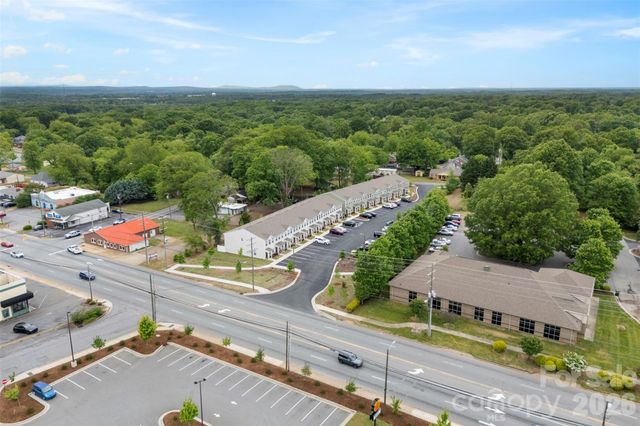 105 VILLA Lane, Lincolnton, NC 28092