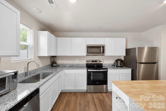 105 VILLA Lane, Lincolnton, NC 28092