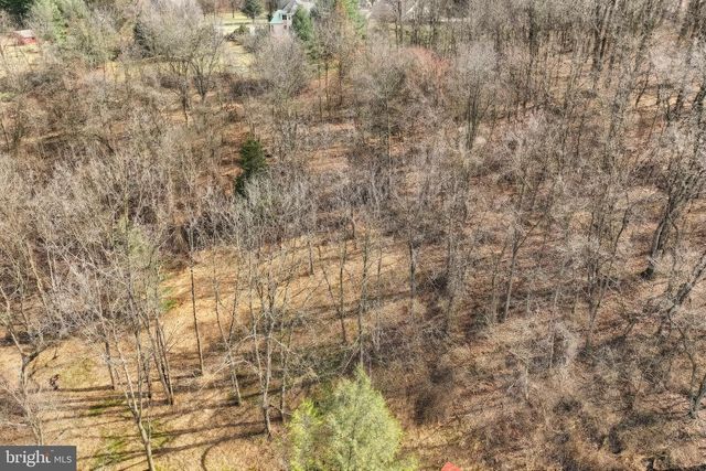 905 CHAMBERS RD, York, PA 17402