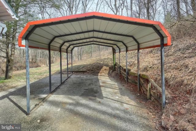 905 CHAMBERS RD, York, PA 17402