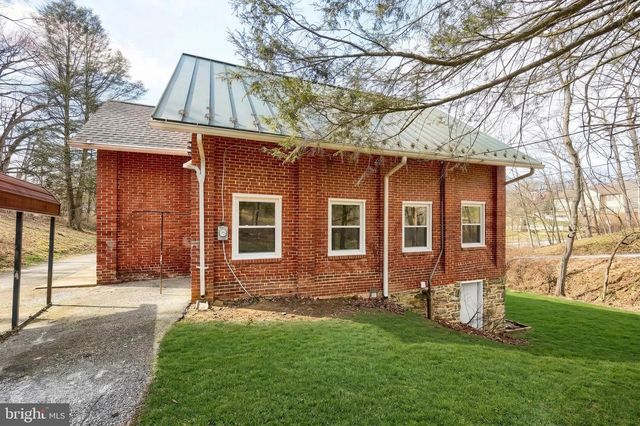 905 CHAMBERS RD, York, PA 17402