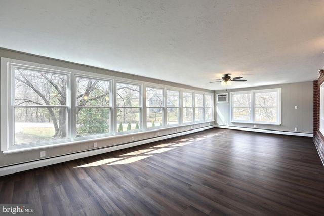 905 CHAMBERS RD, York, PA 17402