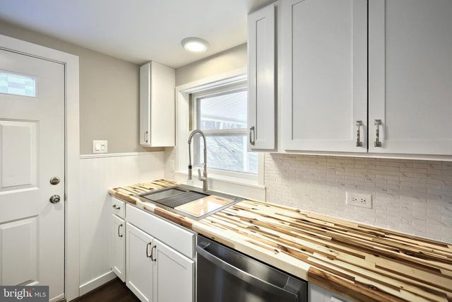 905 CHAMBERS RD, York, PA 17402