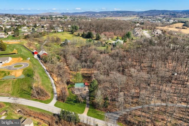 905 CHAMBERS RD, York, PA 17402