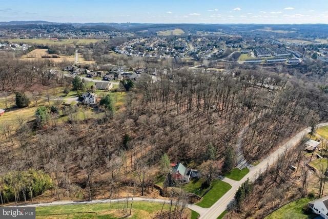 905 CHAMBERS RD, York, PA 17402