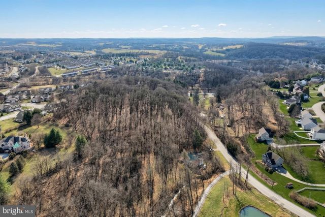 905 CHAMBERS RD, York, PA 17402