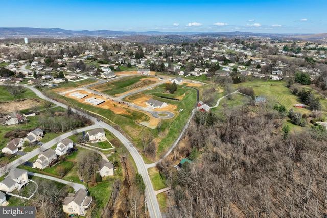 905 CHAMBERS RD, York, PA 17402