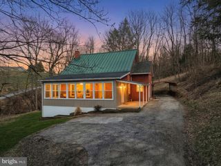 905 CHAMBERS RD, York, PA 17402