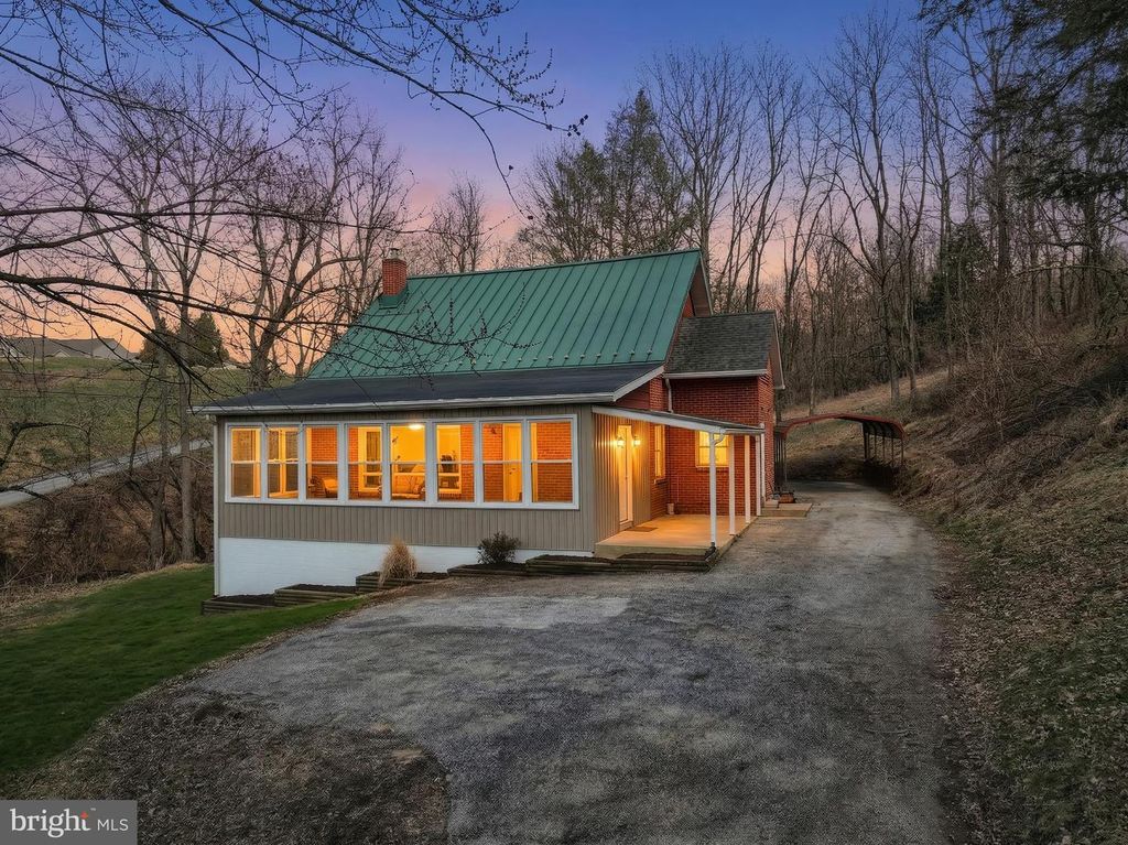 905 CHAMBERS RD, York, PA 17402