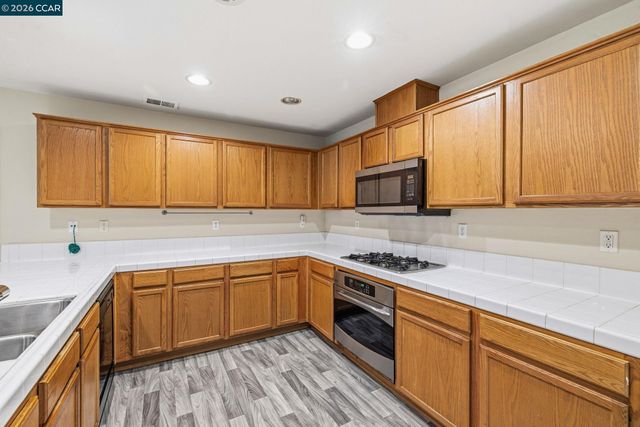 214 Whimbrel Cir, Pittsburg, CA 94565