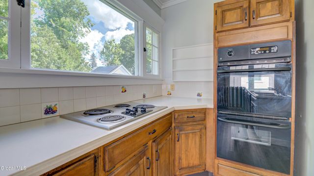 99 Second Avenue, Gloversville, NY 12078