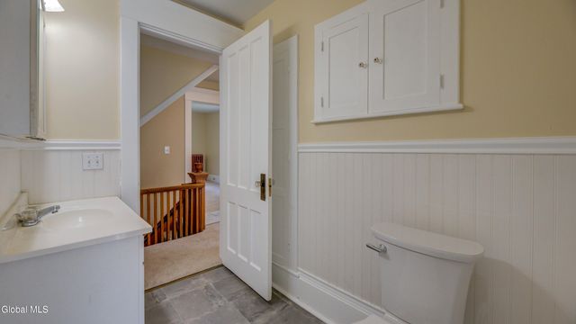 99 Second Avenue, Gloversville, NY 12078