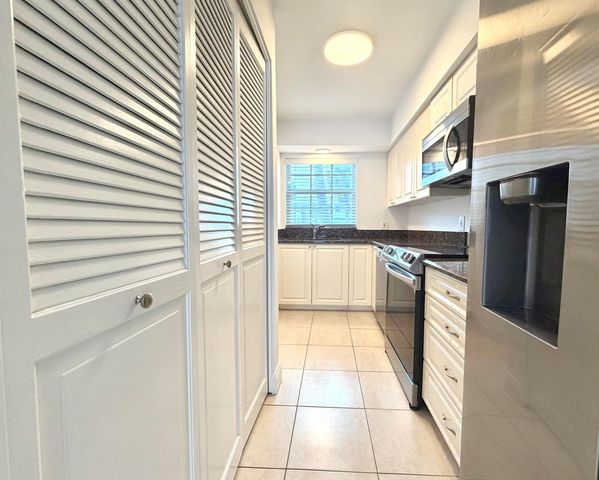 413 N Cypress Drive, Jupiter, FL 33469
