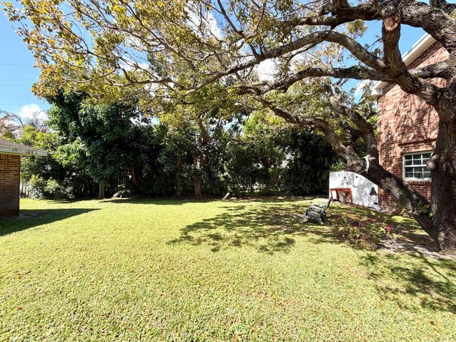 413 N Cypress Drive, Jupiter, FL 33469