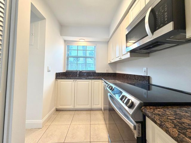 413 N Cypress Drive, Jupiter, FL 33469
