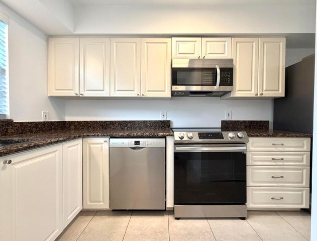 413 N Cypress Drive, Jupiter, FL 33469