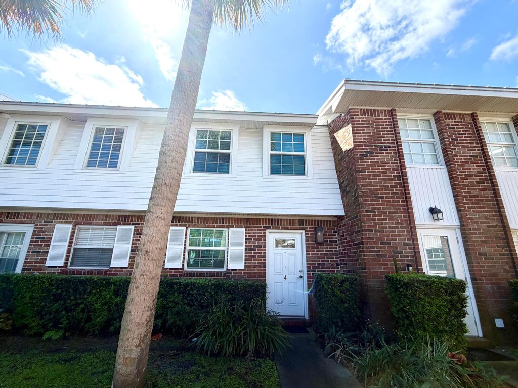 413 N Cypress Drive, Jupiter, FL 33469